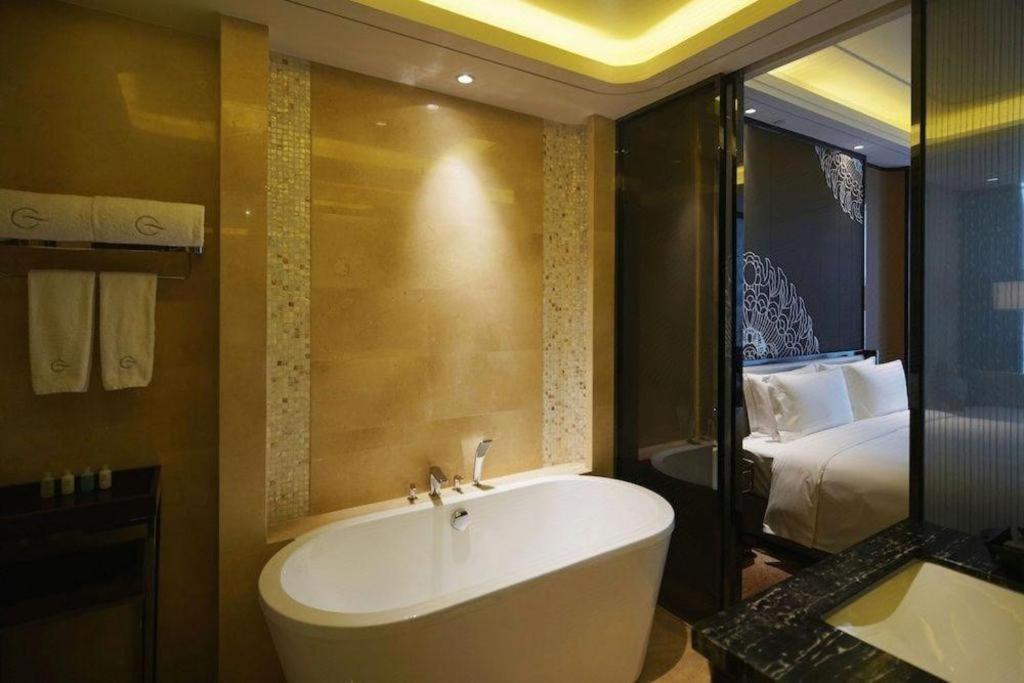 Beijing Grand Skylight International Hotel Екстериор снимка