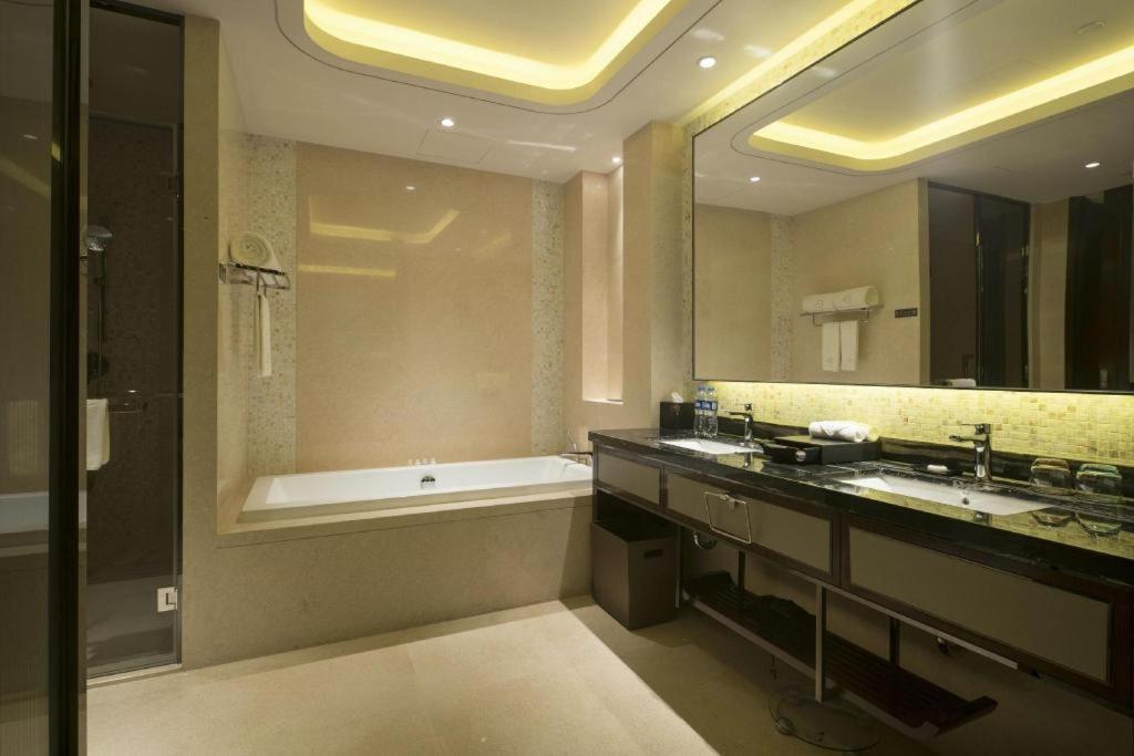 Beijing Grand Skylight International Hotel Екстериор снимка